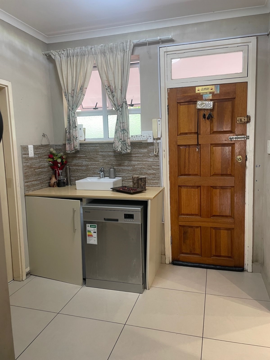 2 Bedroom Property for Sale in Essenwood KwaZulu-Natal