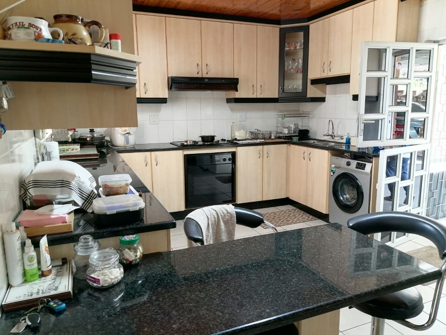 3 Bedroom Property for Sale in Mount Vernon KwaZulu-Natal
