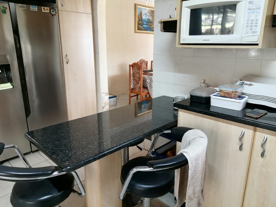 3 Bedroom Property for Sale in Mount Vernon KwaZulu-Natal