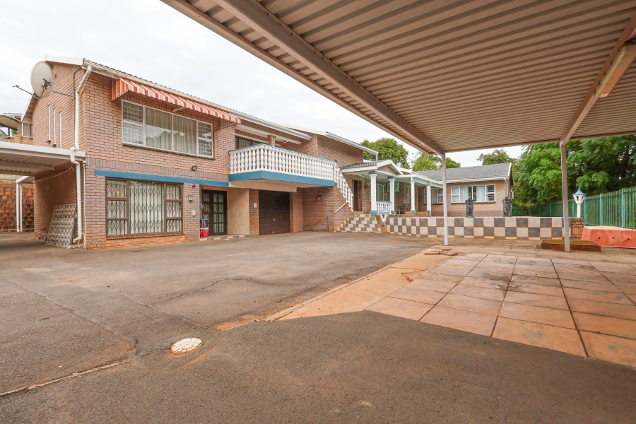 4 Bedroom Property for Sale in Amanzimtoti KwaZulu-Natal
