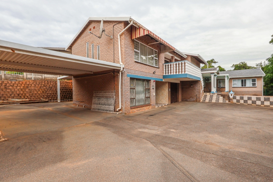 4 Bedroom Property for Sale in Amanzimtoti KwaZulu-Natal