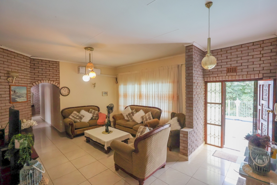 4 Bedroom Property for Sale in Amanzimtoti KwaZulu-Natal