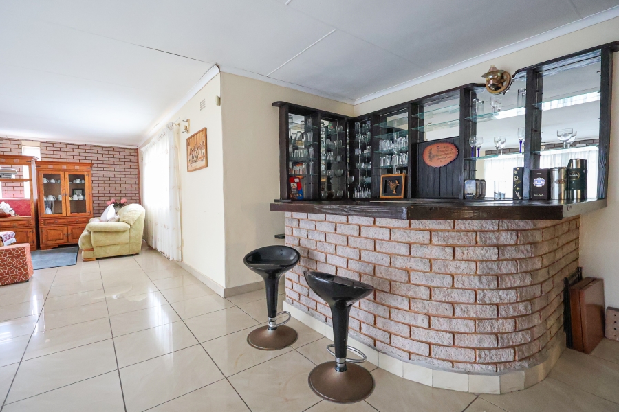 4 Bedroom Property for Sale in Amanzimtoti KwaZulu-Natal