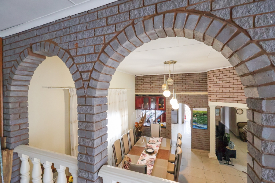 4 Bedroom Property for Sale in Amanzimtoti KwaZulu-Natal