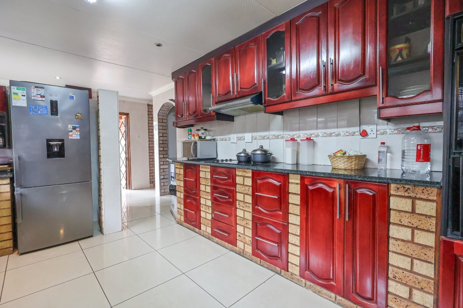 4 Bedroom Property for Sale in Amanzimtoti KwaZulu-Natal