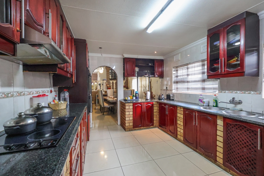 4 Bedroom Property for Sale in Amanzimtoti KwaZulu-Natal