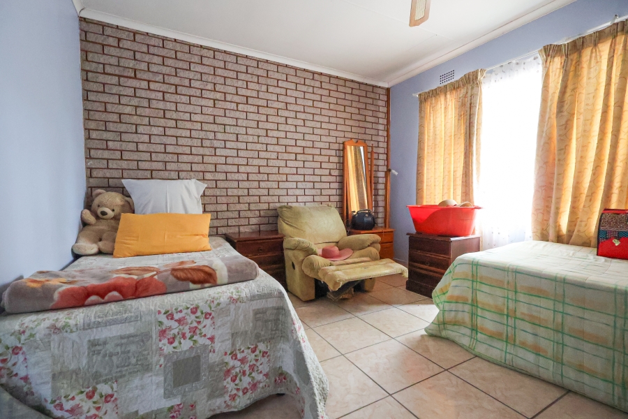 4 Bedroom Property for Sale in Amanzimtoti KwaZulu-Natal