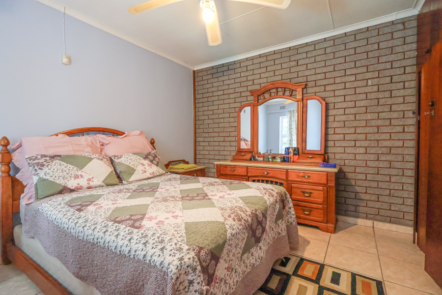 4 Bedroom Property for Sale in Amanzimtoti KwaZulu-Natal