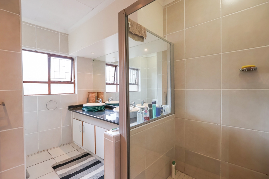 4 Bedroom Property for Sale in Amanzimtoti KwaZulu-Natal