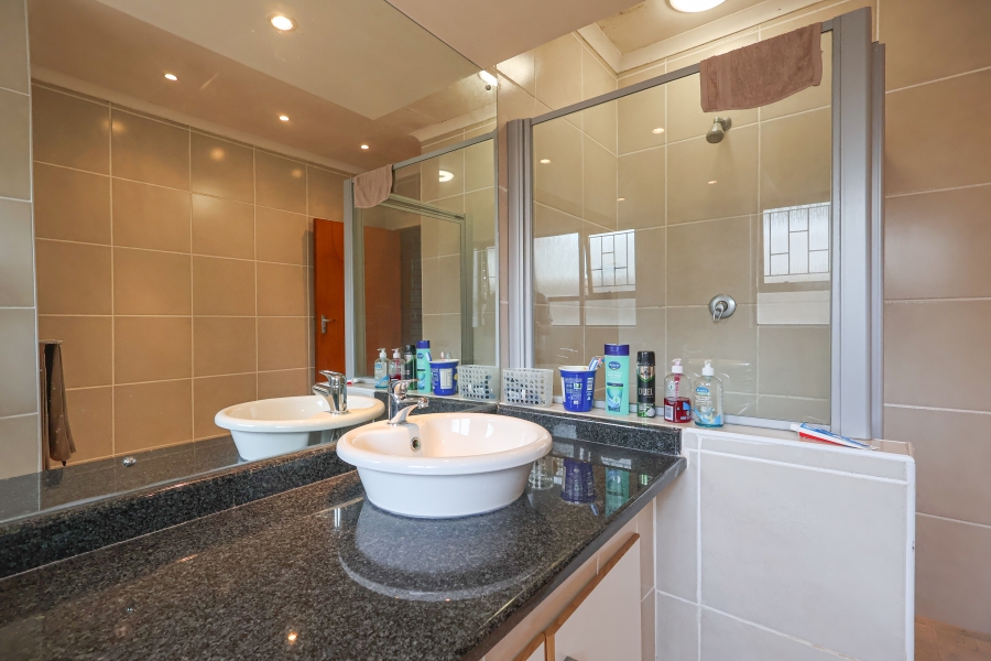 4 Bedroom Property for Sale in Amanzimtoti KwaZulu-Natal