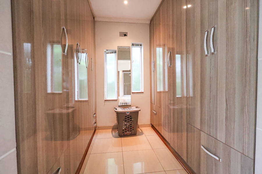 4 Bedroom Property for Sale in Amanzimtoti KwaZulu-Natal