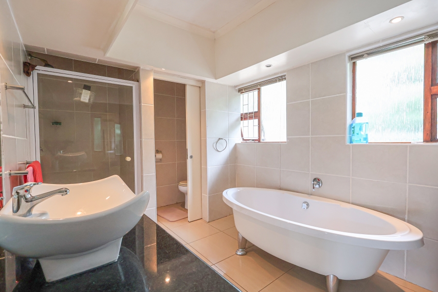 4 Bedroom Property for Sale in Amanzimtoti KwaZulu-Natal
