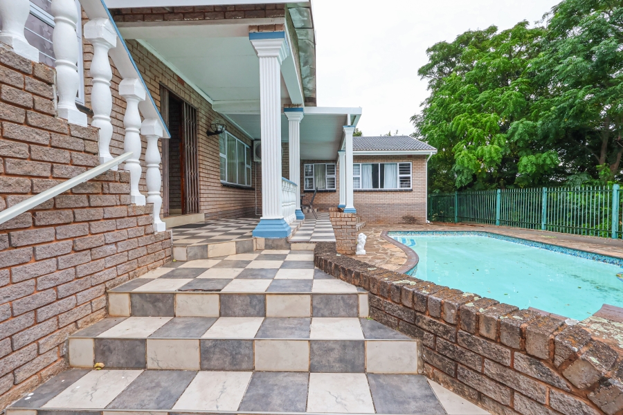 4 Bedroom Property for Sale in Amanzimtoti KwaZulu-Natal