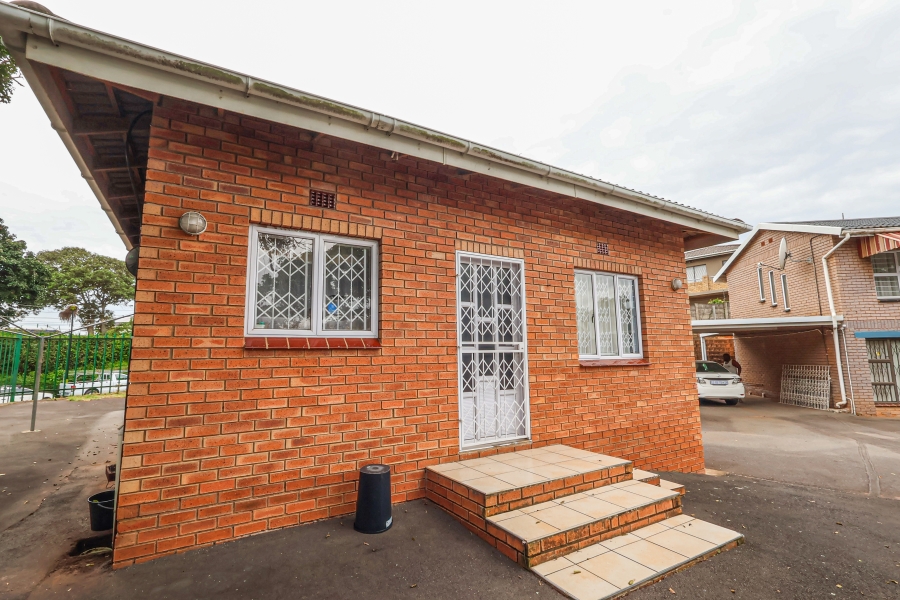 4 Bedroom Property for Sale in Amanzimtoti KwaZulu-Natal
