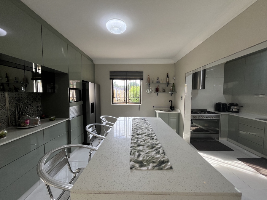 4 Bedroom Property for Sale in Parkgate KwaZulu-Natal