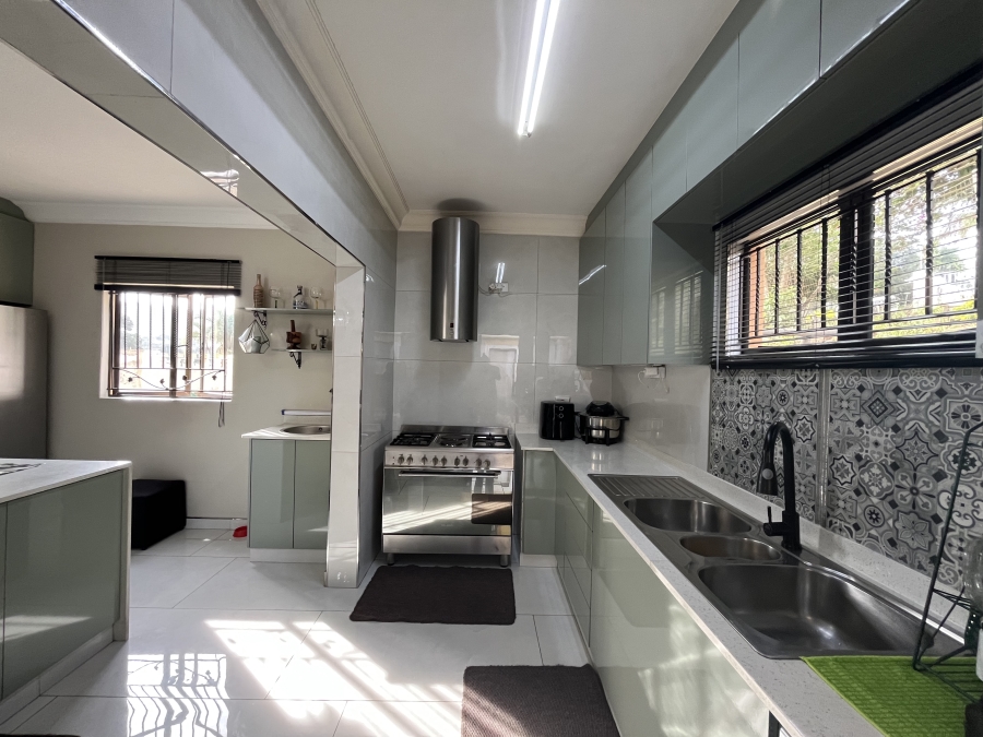4 Bedroom Property for Sale in Parkgate KwaZulu-Natal