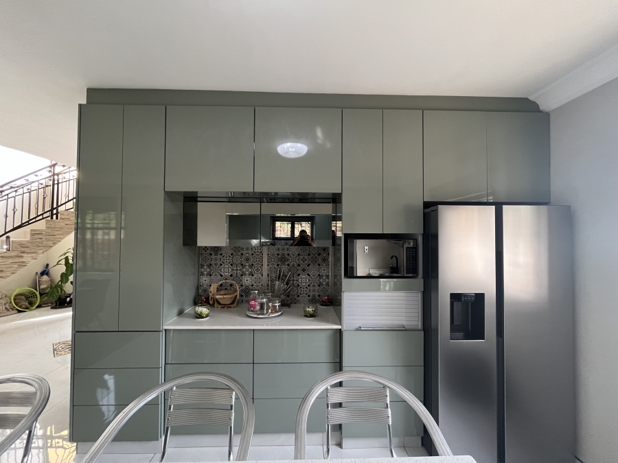 4 Bedroom Property for Sale in Parkgate KwaZulu-Natal