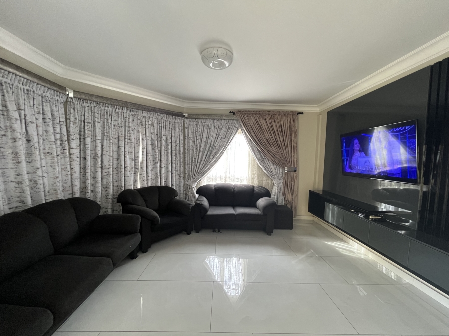 4 Bedroom Property for Sale in Parkgate KwaZulu-Natal