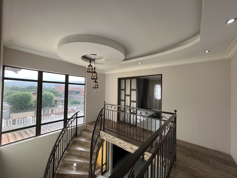 4 Bedroom Property for Sale in Parkgate KwaZulu-Natal