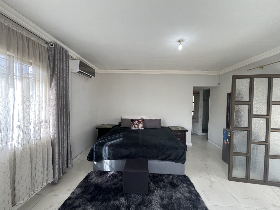 4 Bedroom Property for Sale in Parkgate KwaZulu-Natal