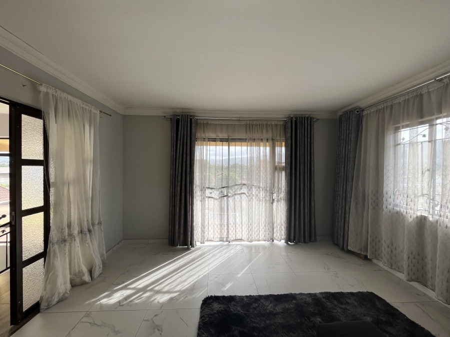 4 Bedroom Property for Sale in Parkgate KwaZulu-Natal