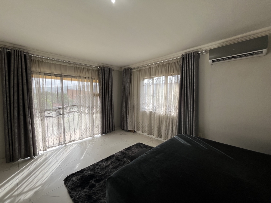 4 Bedroom Property for Sale in Parkgate KwaZulu-Natal