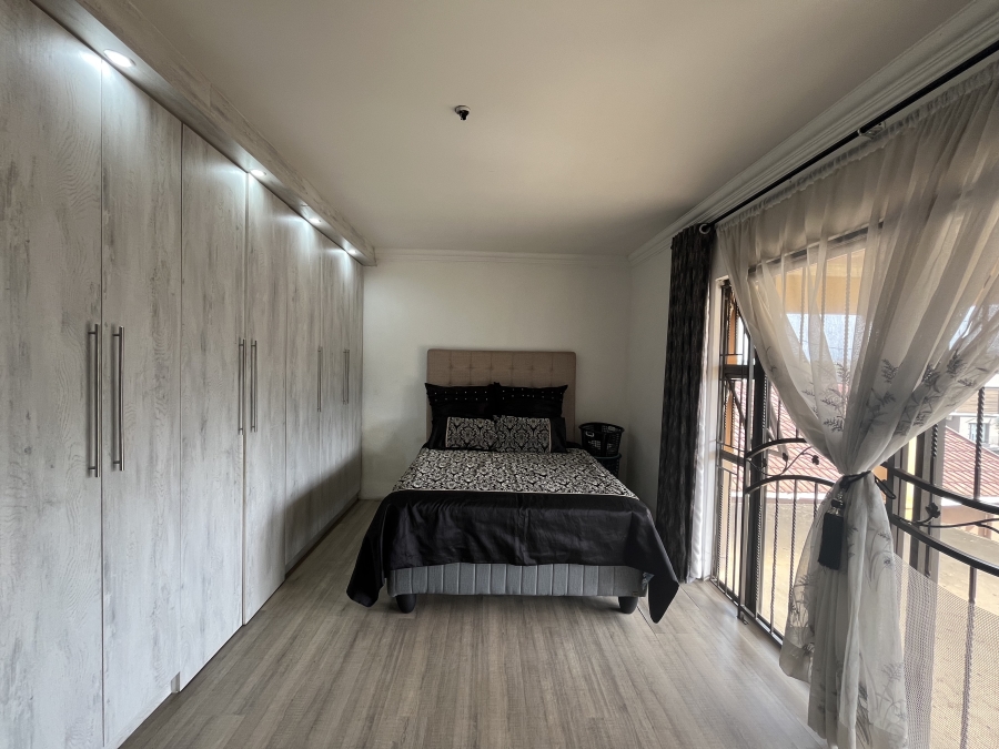 4 Bedroom Property for Sale in Parkgate KwaZulu-Natal