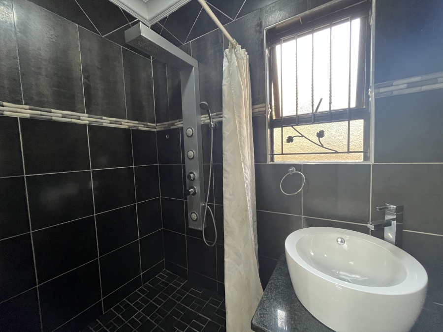 4 Bedroom Property for Sale in Parkgate KwaZulu-Natal