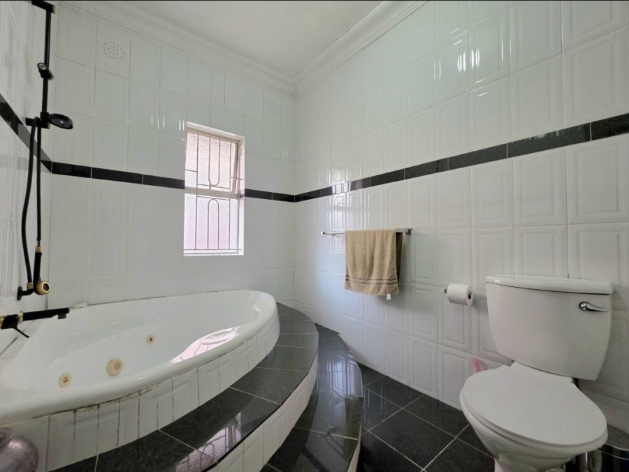 4 Bedroom Property for Sale in Isipingo Hills KwaZulu-Natal