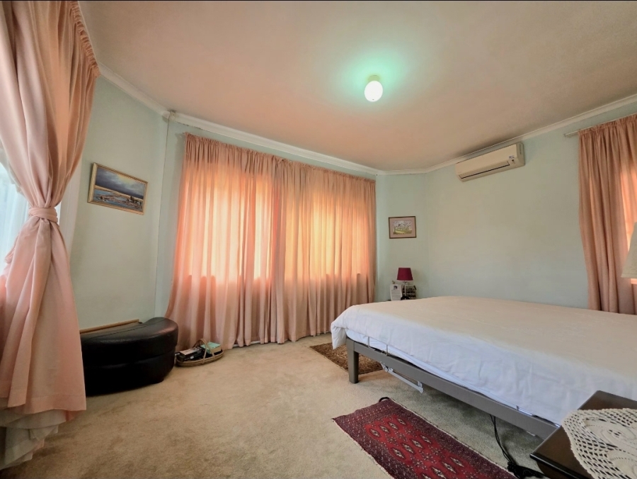 4 Bedroom Property for Sale in Isipingo Hills KwaZulu-Natal