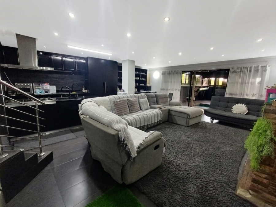 2 Bedroom Property for Sale in Woodview KwaZulu-Natal
