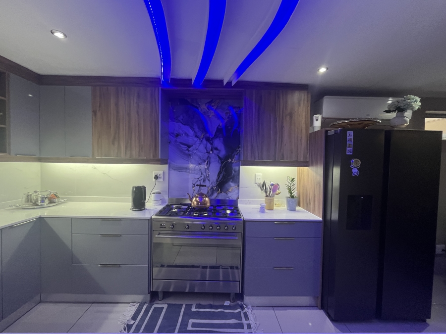 3 Bedroom Property for Sale in Caneside KwaZulu-Natal