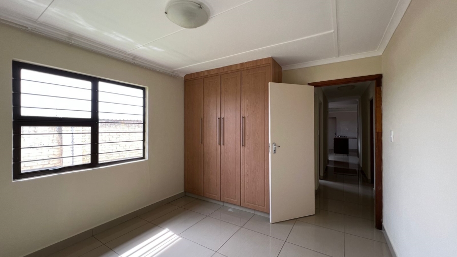 To Let 3 Bedroom Property for Rent in ZSM Industrial KwaZulu-Natal