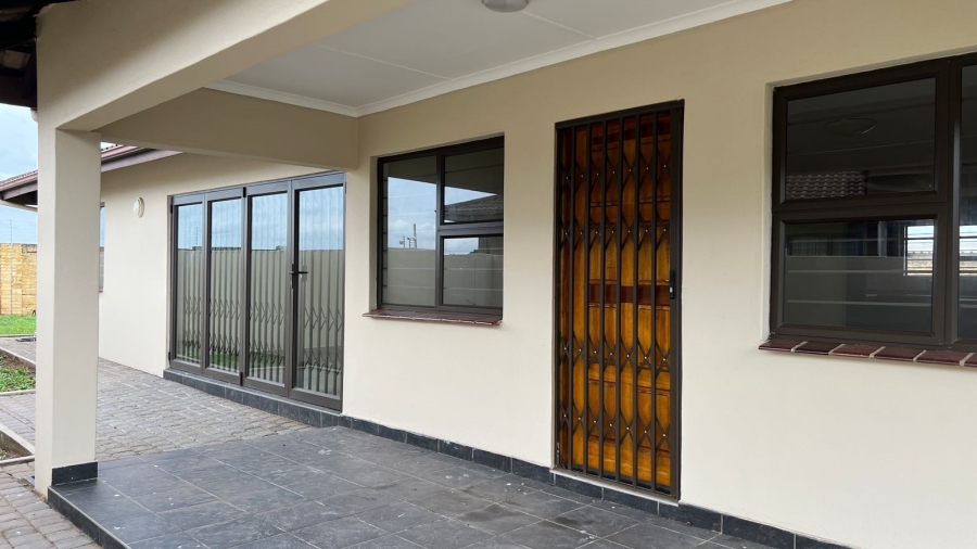 To Let 3 Bedroom Property for Rent in ZSM Industrial KwaZulu-Natal