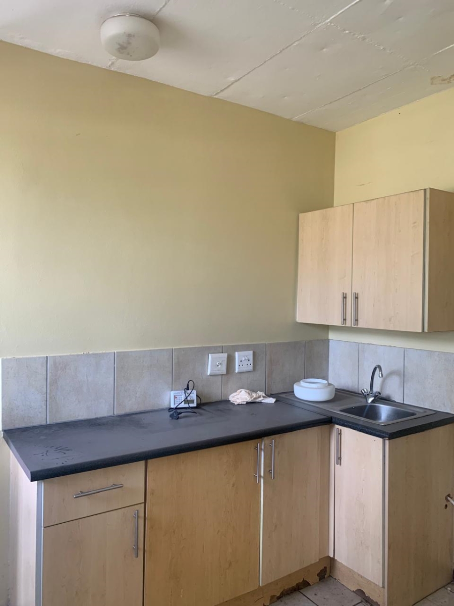 2 Bedroom Property for Sale in Madadeni KwaZulu-Natal