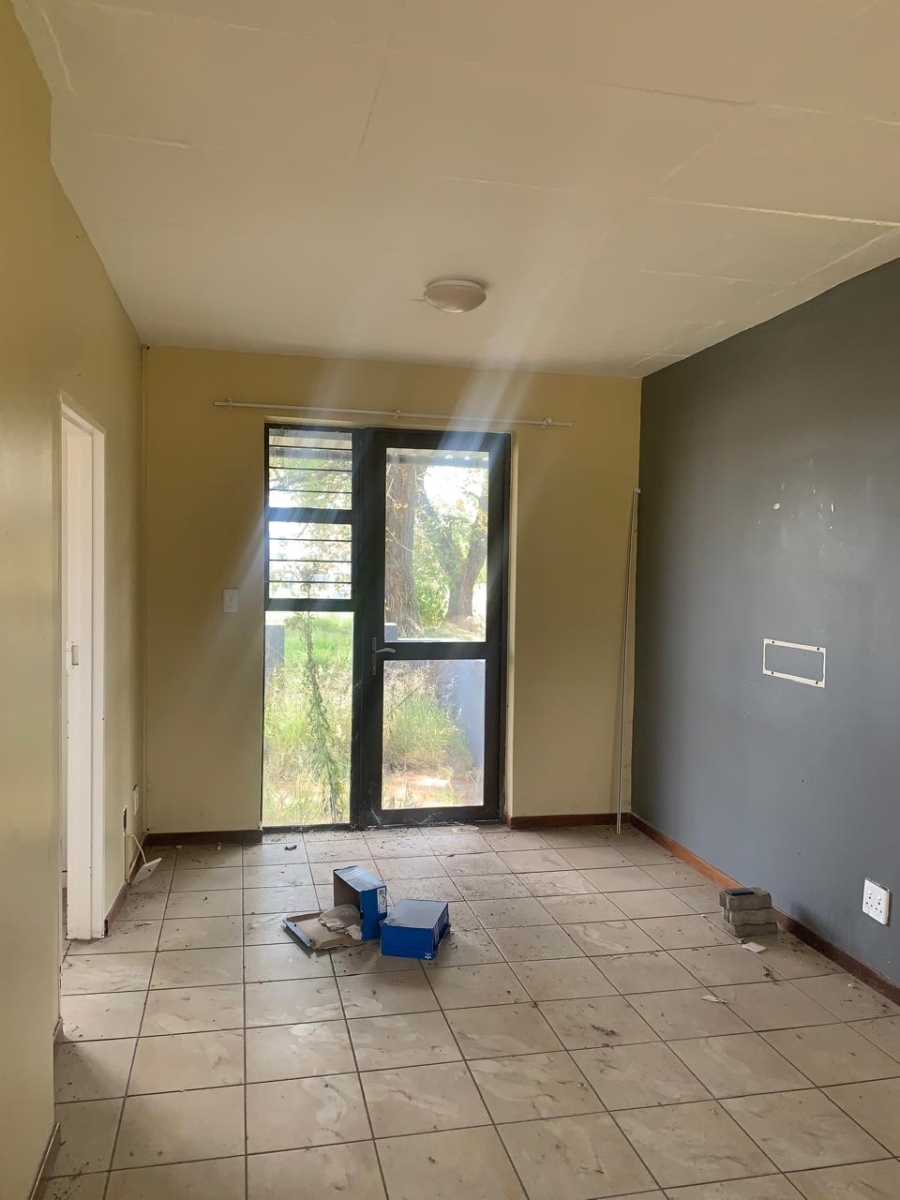 2 Bedroom Property for Sale in Madadeni KwaZulu-Natal