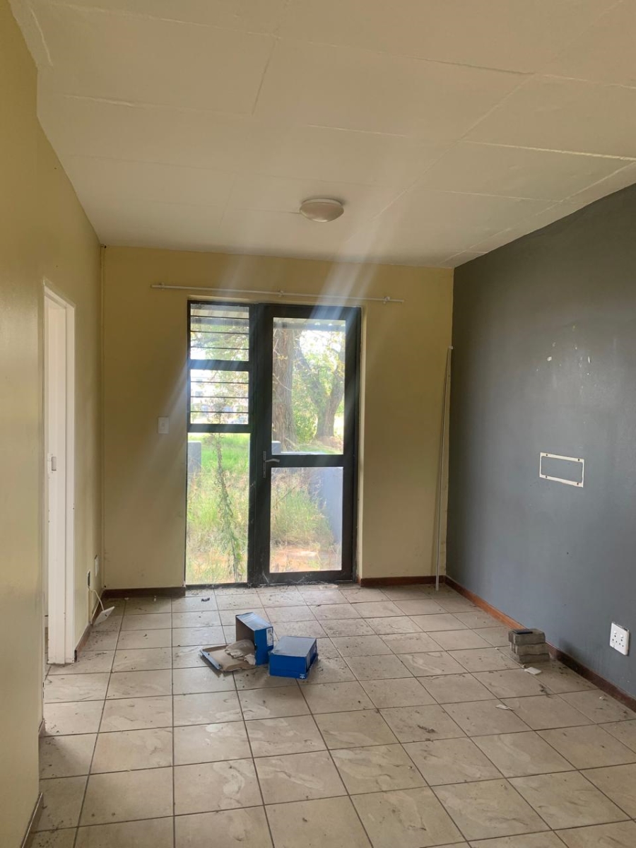 2 Bedroom Property for Sale in Madadeni KwaZulu-Natal