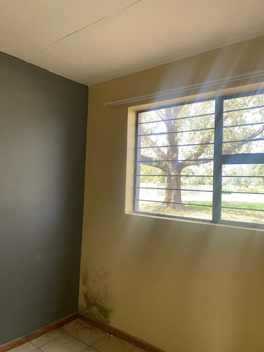 2 Bedroom Property for Sale in Madadeni KwaZulu-Natal