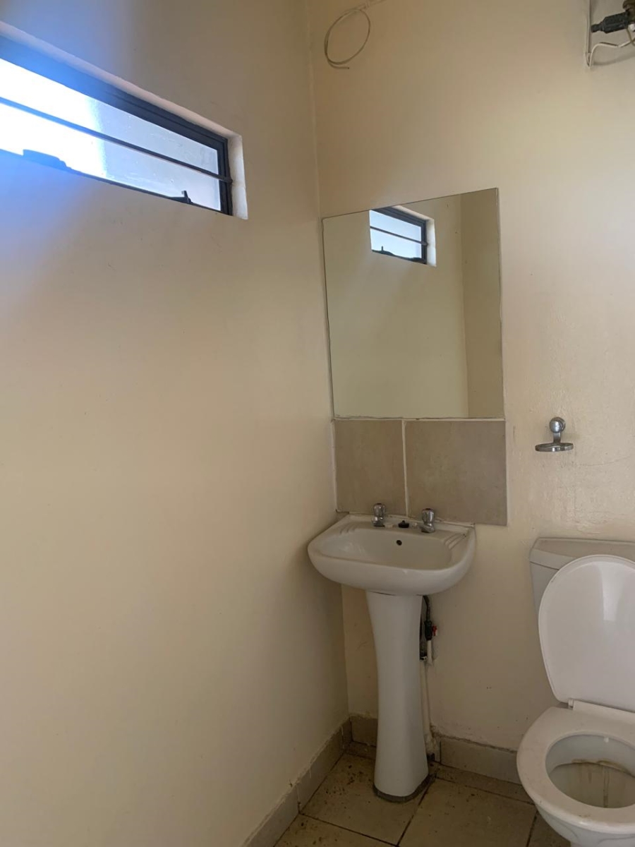 2 Bedroom Property for Sale in Madadeni KwaZulu-Natal