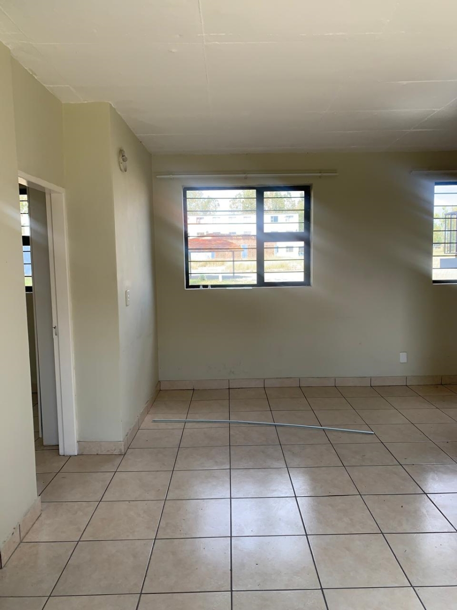 2 Bedroom Property for Sale in Madadeni J KwaZulu-Natal