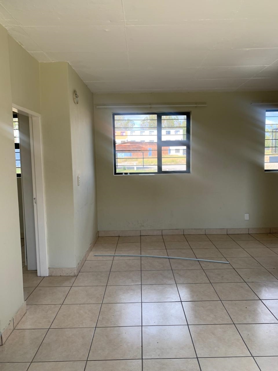2 Bedroom Property for Sale in Madadeni J KwaZulu-Natal