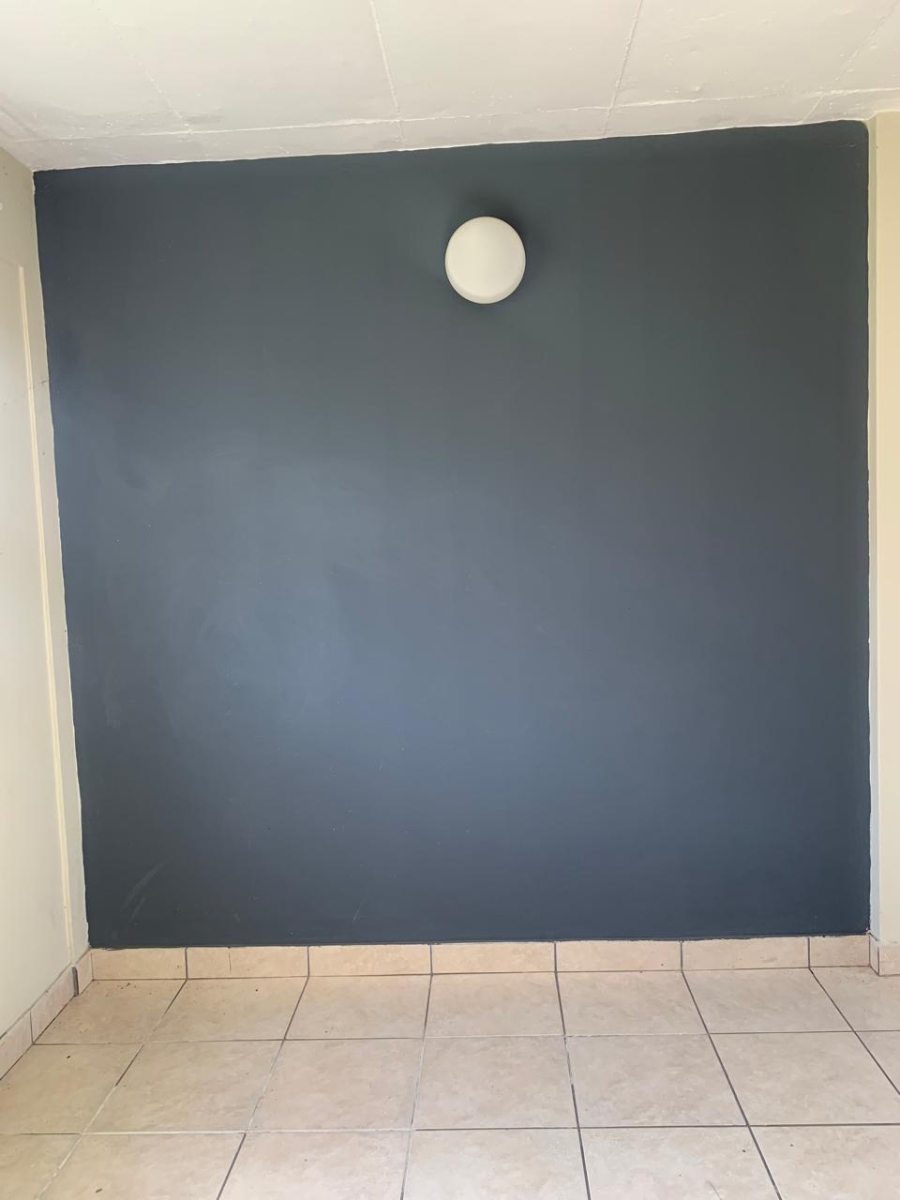 2 Bedroom Property for Sale in Madadeni J KwaZulu-Natal