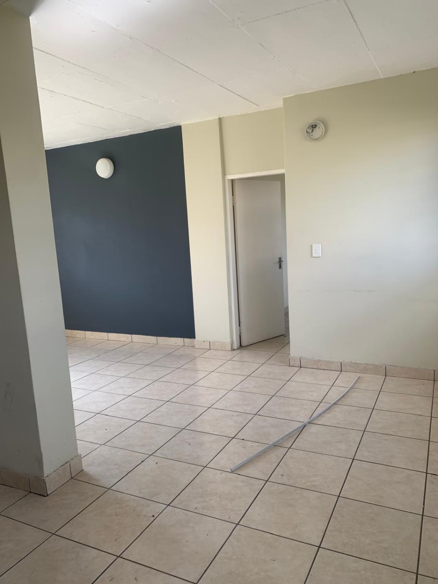 2 Bedroom Property for Sale in Madadeni J KwaZulu-Natal