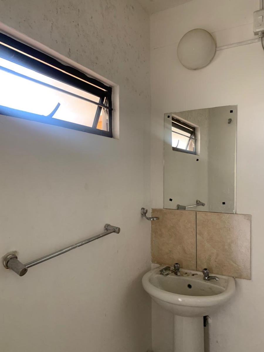 2 Bedroom Property for Sale in Madadeni J KwaZulu-Natal