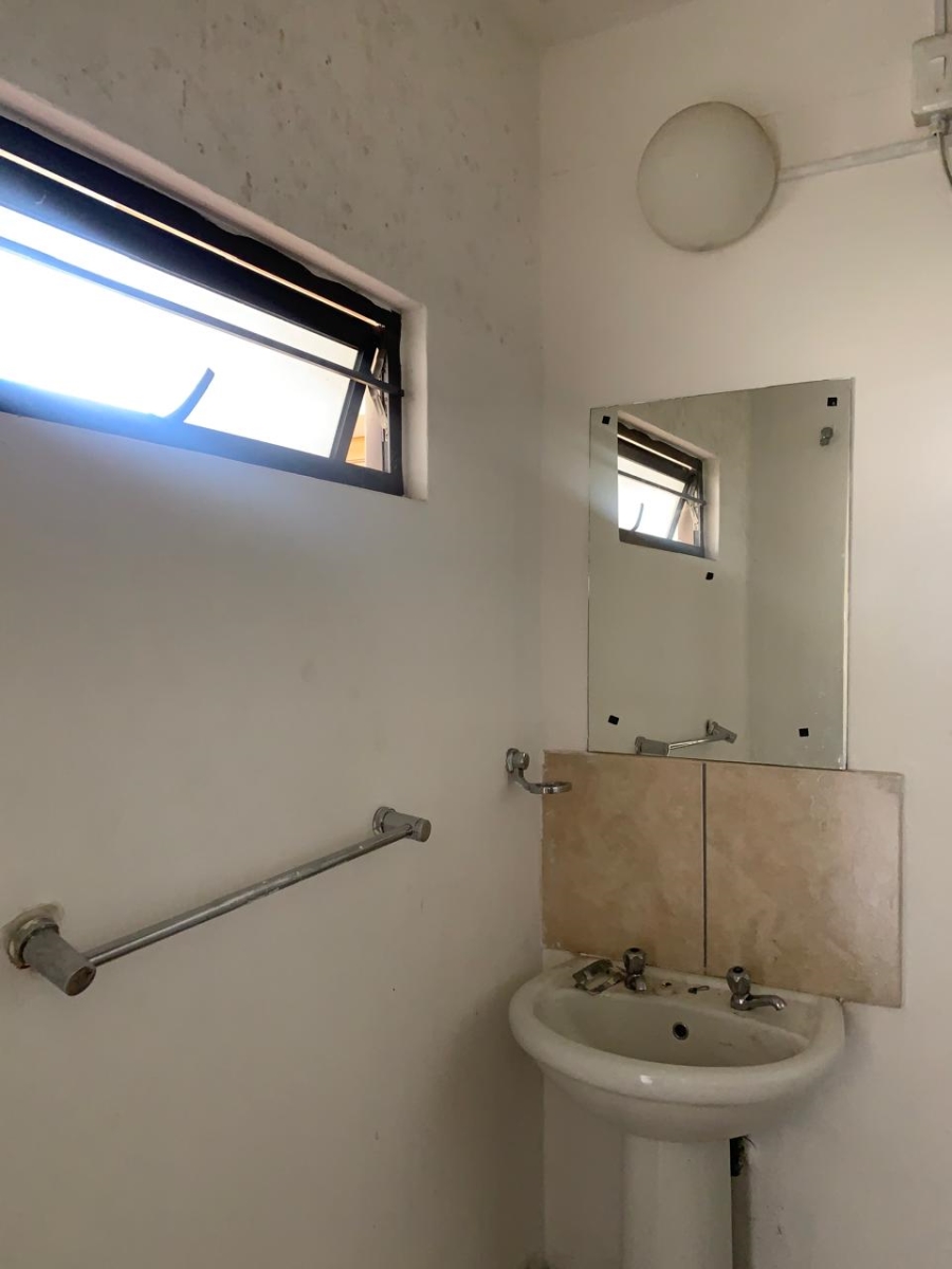2 Bedroom Property for Sale in Madadeni J KwaZulu-Natal