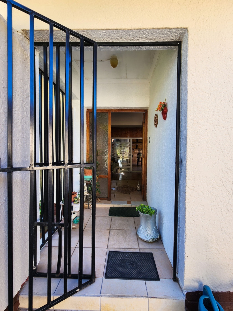 4 Bedroom Property for Sale in Pioneer Park KwaZulu-Natal