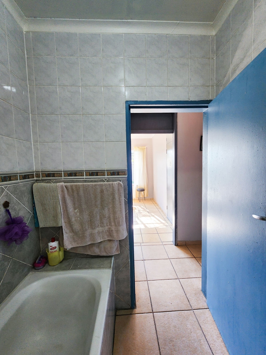 4 Bedroom Property for Sale in Pioneer Park KwaZulu-Natal