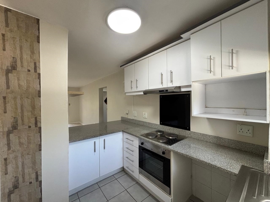 1 Bedroom Property for Sale in Essenwood KwaZulu-Natal