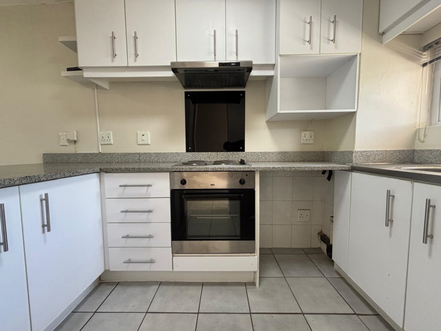 1 Bedroom Property for Sale in Essenwood KwaZulu-Natal