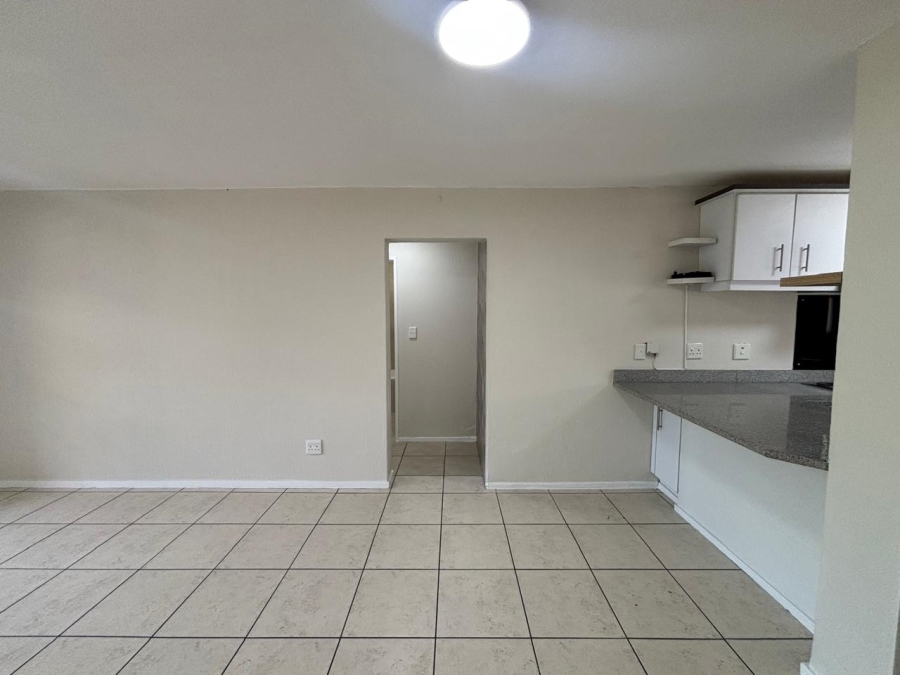 1 Bedroom Property for Sale in Essenwood KwaZulu-Natal